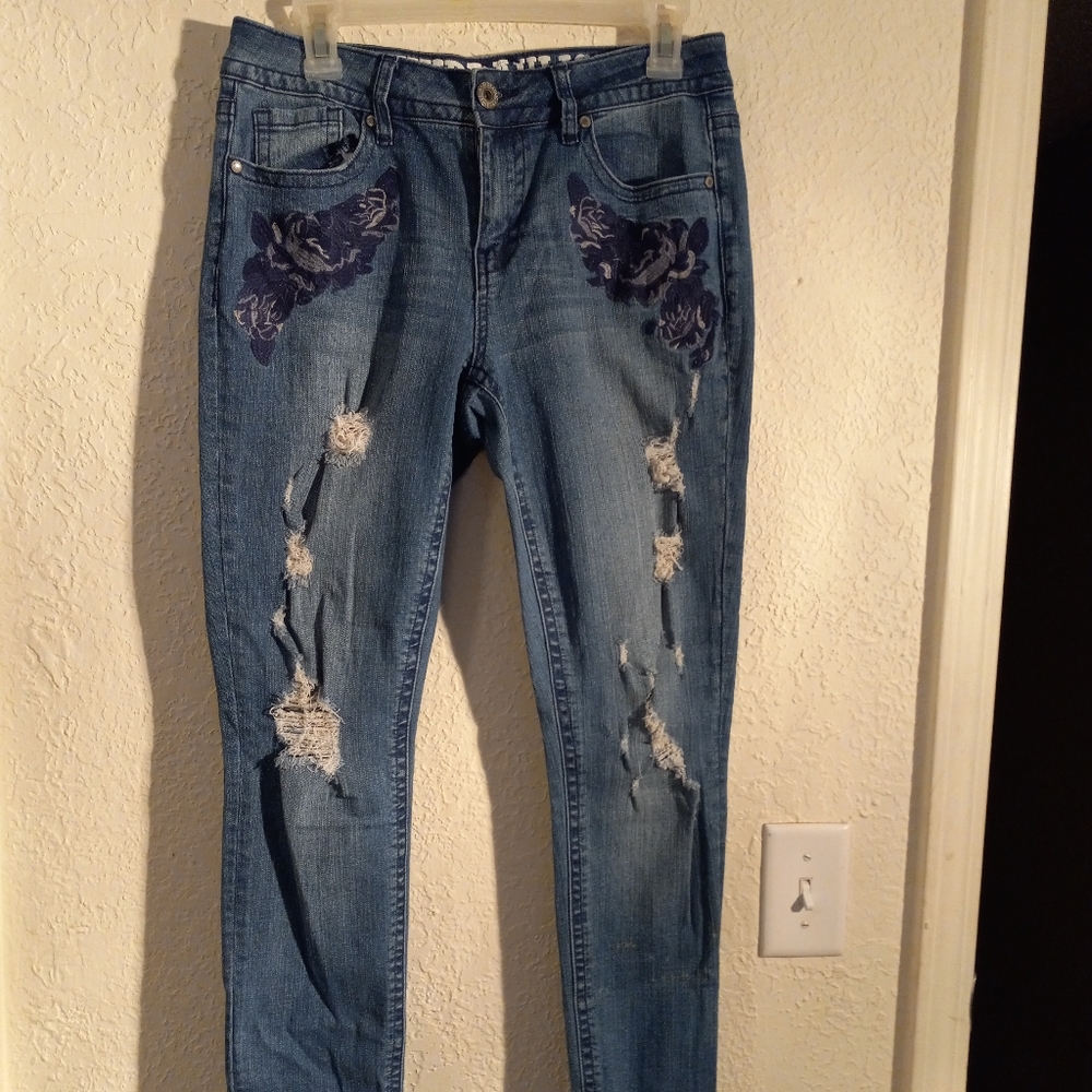 Embroidered Distressed Jeans - Picture 1 of 9